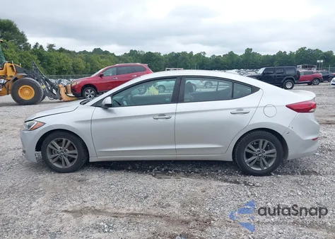 2017 Hyundai Elantra Se z USA, uszkodzony, nr VIN 5NPD84LF9HH183267